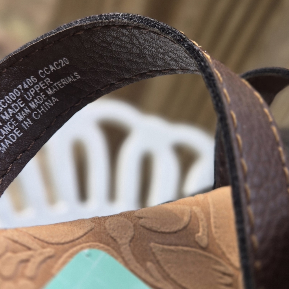 b.o.c. Tan and Brown Floral Sandals. Brand New With Tags. - Picture 11 of 11